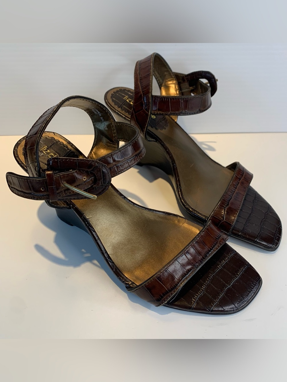 Liz Claiborne Wedge Sandals Durango Leather Brown Embossed Alligator Size 7.5